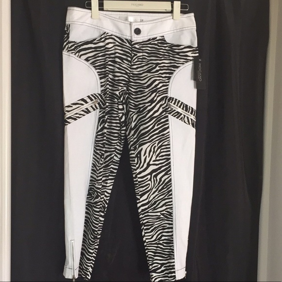 💕💕HOST PICK 💕💕White with zebra print jean like capris - Picture 4 of 6
